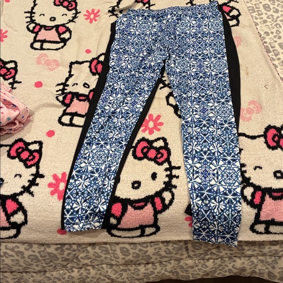 LADIES LEGGINGS NWT SIZE MEDIUM SET OF 2 - Picture 2 of 2